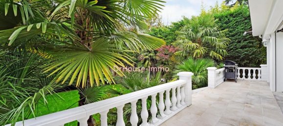 4 bedrooms Castles in Creteil, France No. 350133 2