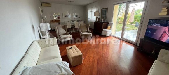 3 bedrooms Villa in Modena, Italy No. 292137 2