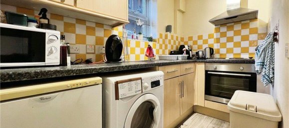 1 bedroom Apartment in Egham, United Kingdom No. 8662 16