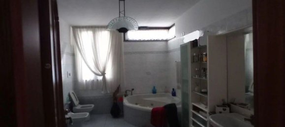 7 rooms Apartment in Mezzago, Italy No. 5327 4