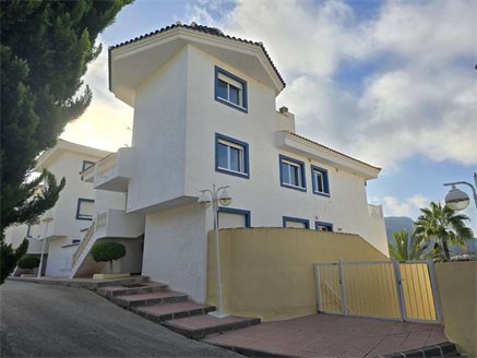 Dúplex de 3 dormitorios en Calpe, Spain No. 89841