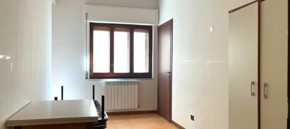 5 bedrooms Apartment in Catanzaro, Italy No. 381212 9