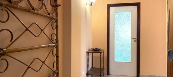 5 bedrooms Apartment in Catanzaro, Italy No. 381212 2