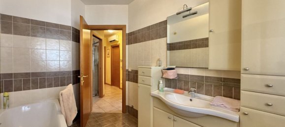 3 bedrooms Apartment in Solesino, Italy No. 358413 14