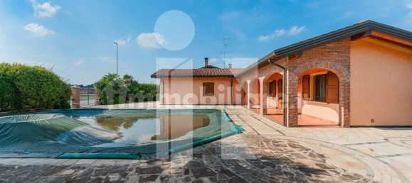 4 Schlafzimmer Villa in Marcaria, Italy, Nr. 326526 25