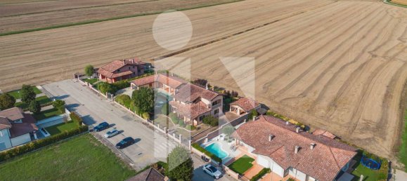 4 Schlafzimmer Villa in Marcaria, Italy, Nr. 326526 33