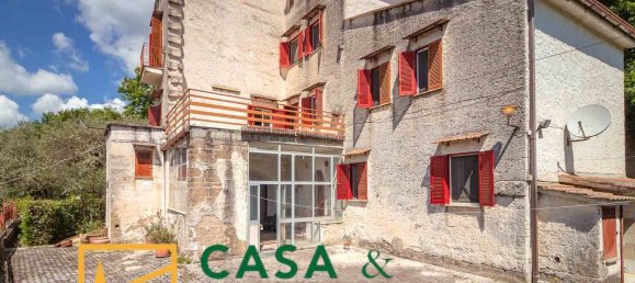 6 chambres Maison à Marzano Appio, Italy No. 325652 2