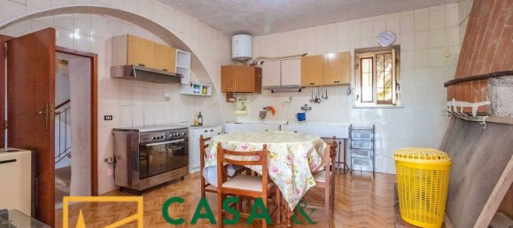 6 chambres Maison à Marzano Appio, Italy No. 325652 20