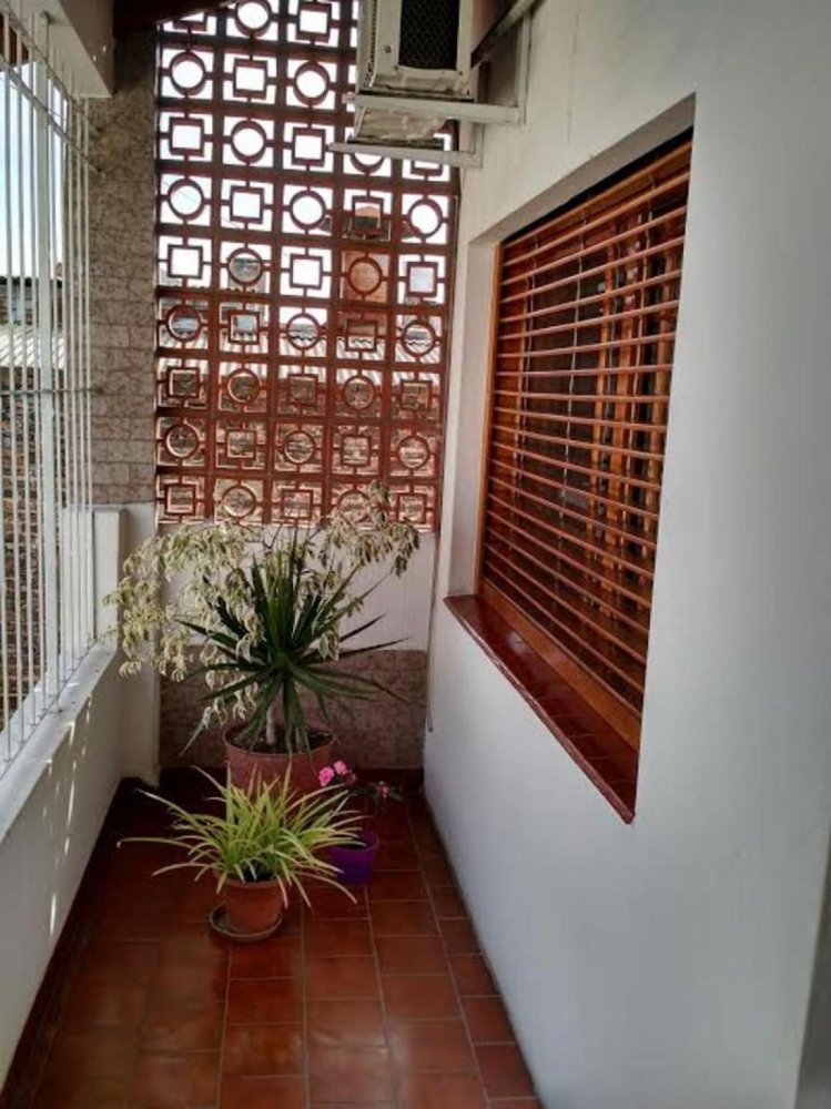 2 bedrooms House in Lanus, Argentina No. 16289