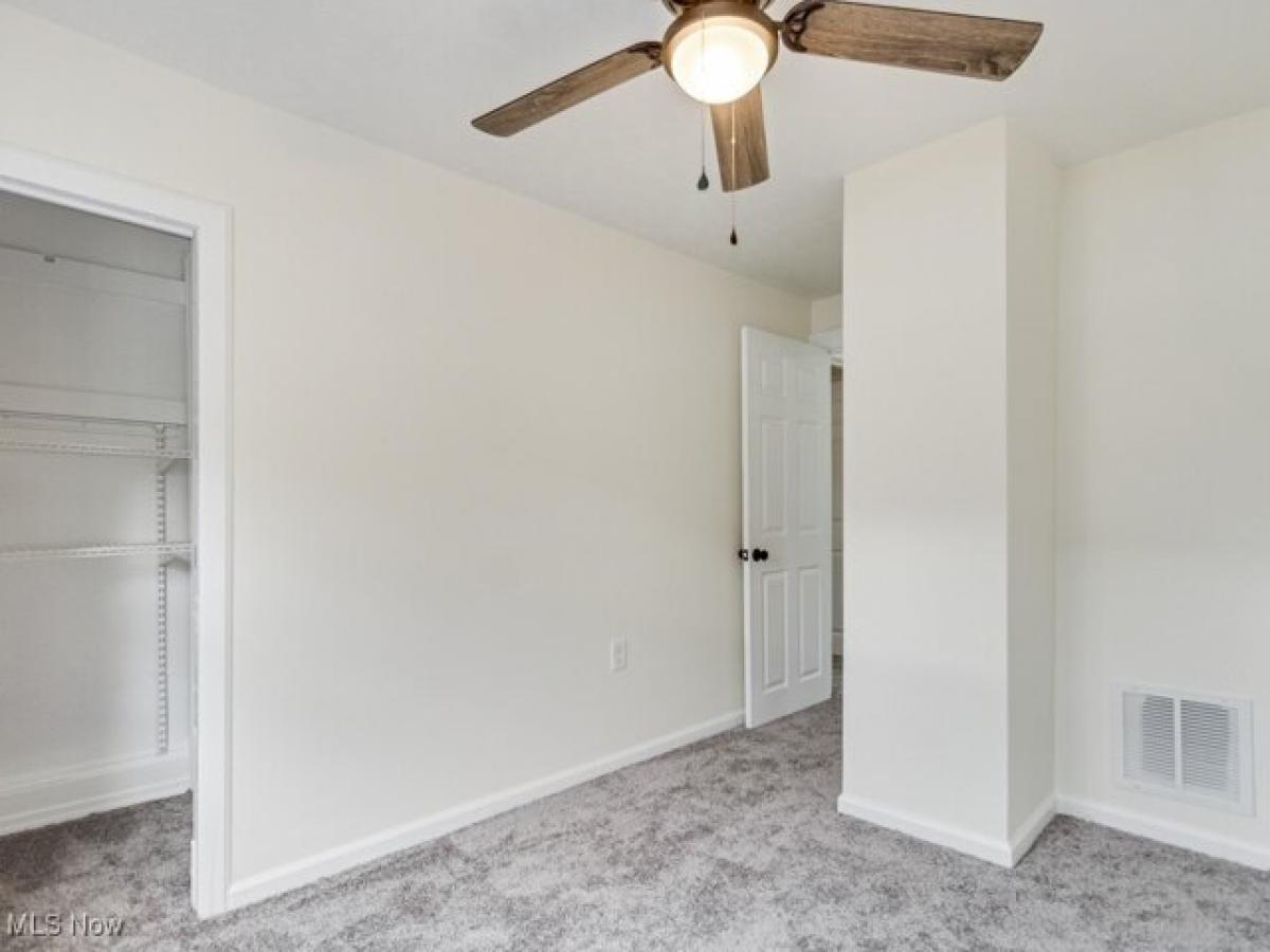 3 bedrooms House in Middleburg Heights, USA No. 403054