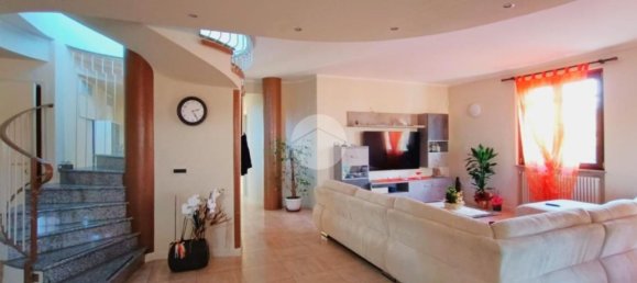 Casa de 5 habitaciónes en Silvano Pietra, Italy No. 60874 3