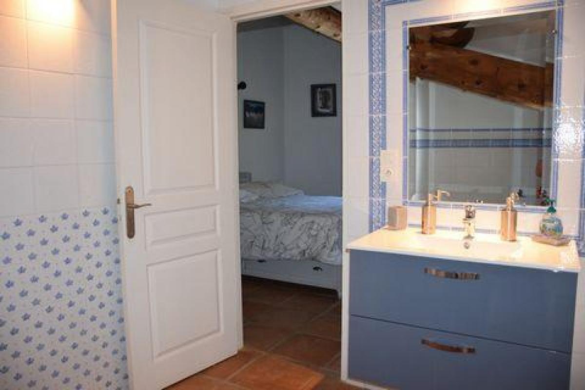  مكتب في Arles, France 472متر مربع رقم 18220