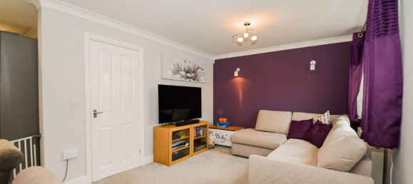 3 bedrooms House in Aldershot, United Kingdom No. 977 12