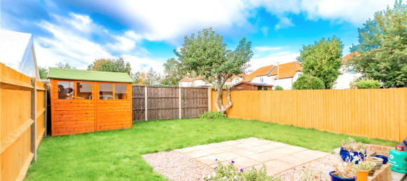 3 bedrooms House in Aldershot, United Kingdom No. 977 15