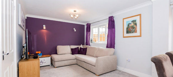 3 bedrooms House in Aldershot, United Kingdom No. 977 18