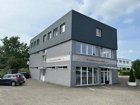 Gewerbliche Immobilie in Lübeck, Germany 495m², Nr. 360515