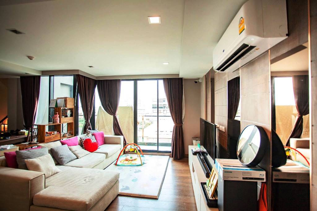 3 bedrooms Condo in Bangkok, Thailand No. 7409