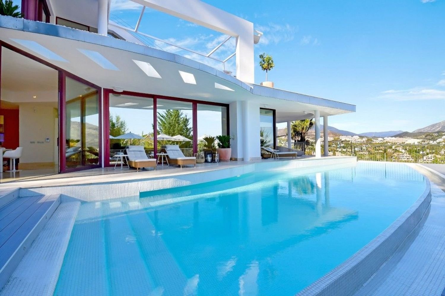 7 bedrooms Villa in Marbella, Spain No. 91803