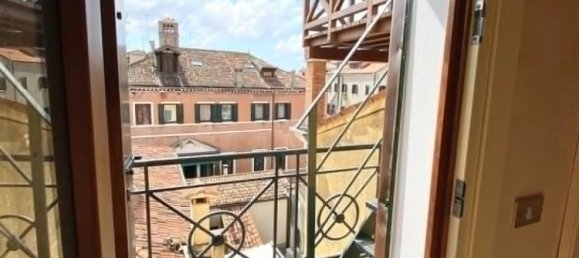 1 bedroom Penthouse in Venice, Italy No. 53101 7