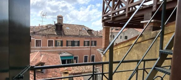 1 bedroom Penthouse in Venice, Italy No. 53101 3