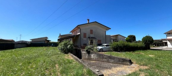 6 rooms House in Castelfranco Veneto, Italy No. 274711 4