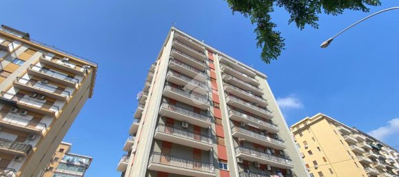 4 rooms Apartment in Palermo, Italy No. 1753 4