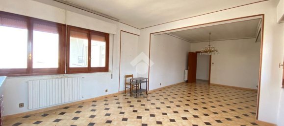 4 rooms Apartment in Palermo, Italy No. 1753 12