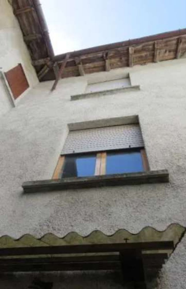 Квартира с 3 комнатами в Плезио, Италия № 8391