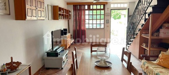 2 bedrooms House in Latina, Italy No. 285386 3