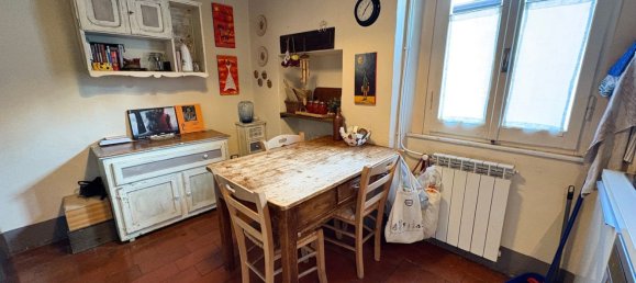 6 rooms Apartment in Arezzo, Italy No. 281589 10