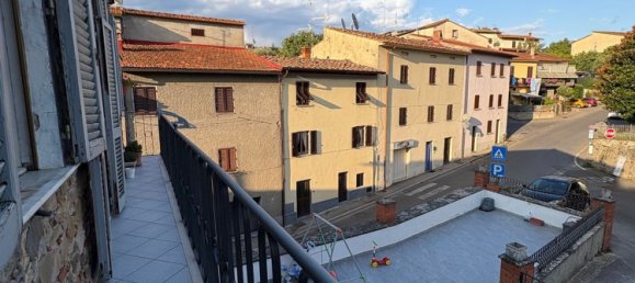 6 rooms Apartment in Arezzo, Italy No. 281589 24