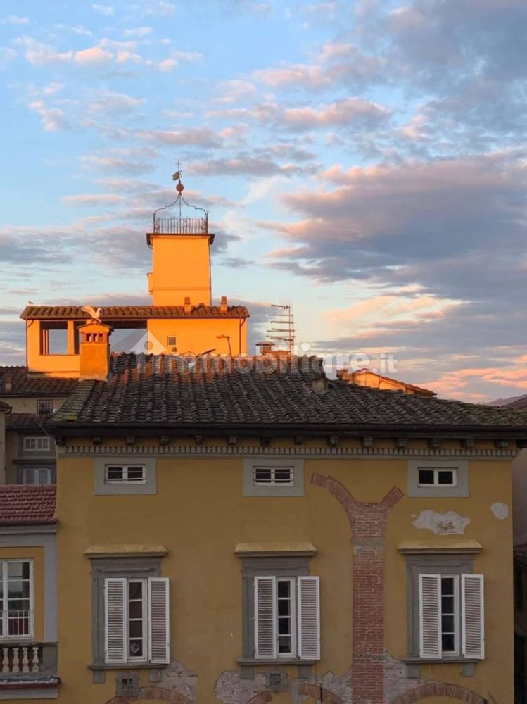 Ático de 2 dormitorios en Lucca, Italy No. 51053