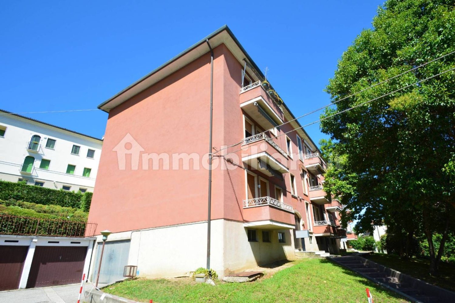 4 bedrooms Apartment in Vicenza, Italy No. 279957