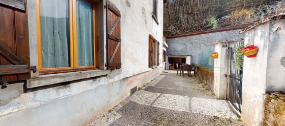 3 bedrooms House in Livet-et-Gavet, France No. 196906 10