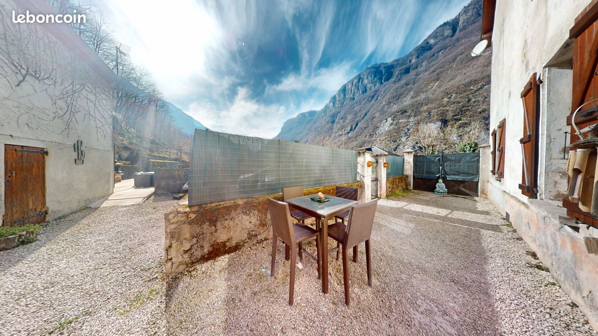 3 bedrooms House in Livet-et-Gavet, France No. 196906