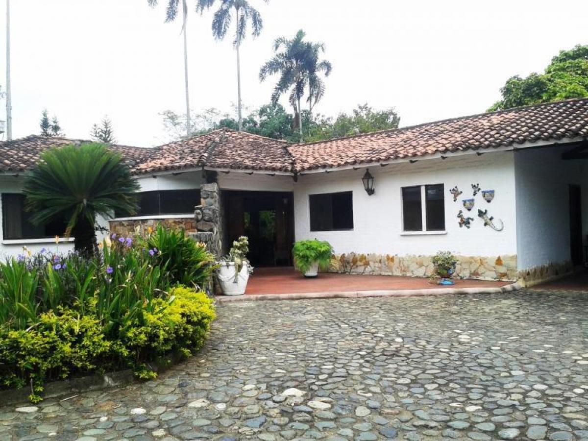 3 bedrooms House in Valle del Cauca, Colombia No. 5075