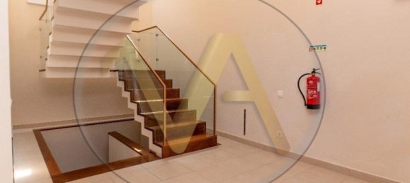 3 bedrooms Villa in Guia, Portugal No. 119507 10