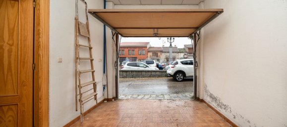 3 bedrooms House in Navas del Rey, Spain No. 73443 33