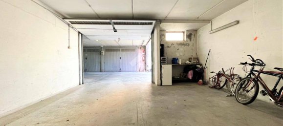 33m² Garage in Chivasso, Italy No. 105663 5