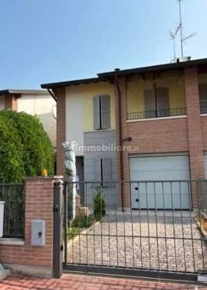 3 bedrooms House in Nonantola, Italy No. 394457