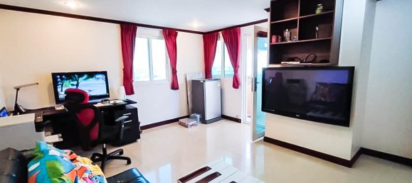 2 bedrooms Condo in Pattaya, Thailand No. 12181 4