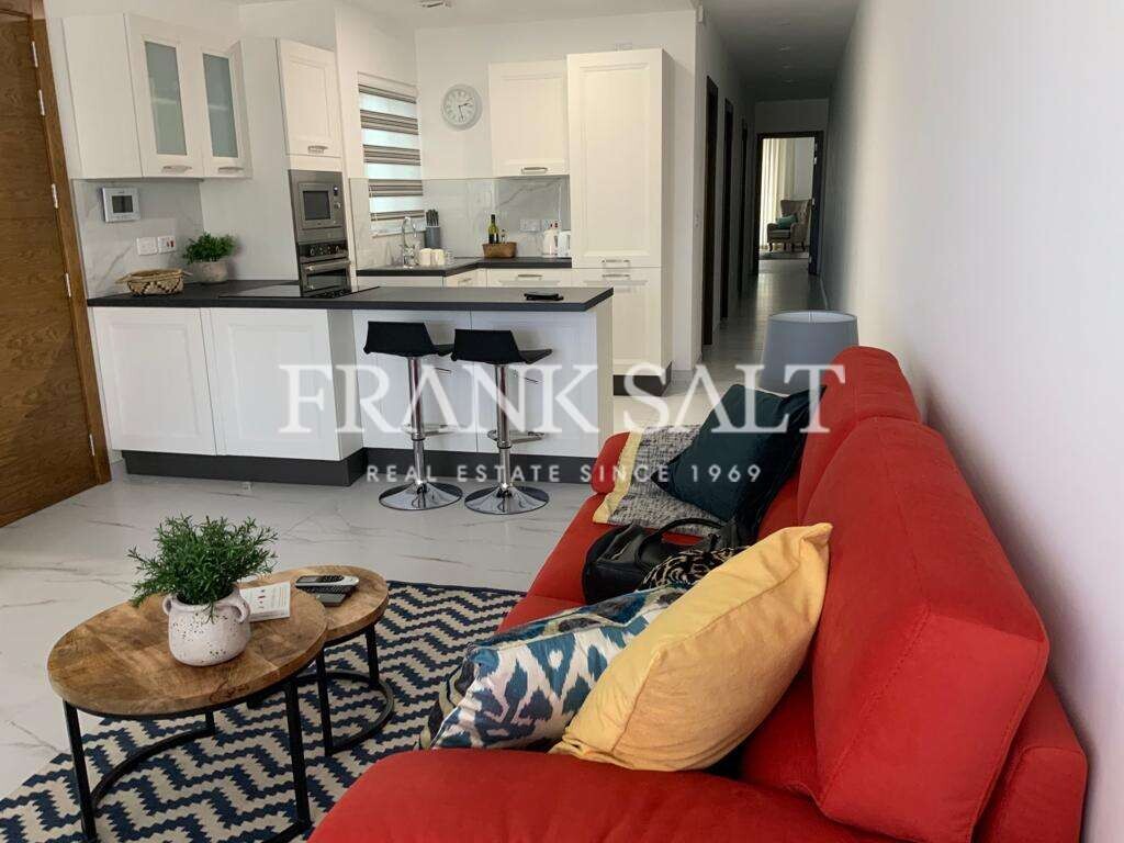 Квартира с 3 спальнями в Manikata, Мальта № 10926