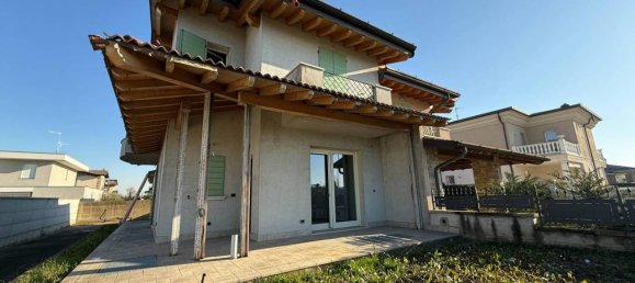 5 rooms Villa in Comezzano Cizzago, Italy No. 173337 2