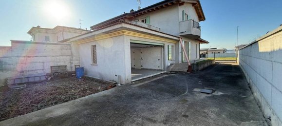 5 rooms Villa in Comezzano Cizzago, Italy No. 173337 4
