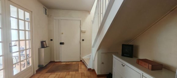 4 bedrooms House in Les Essarts-le-Roi, France No. 327160 2