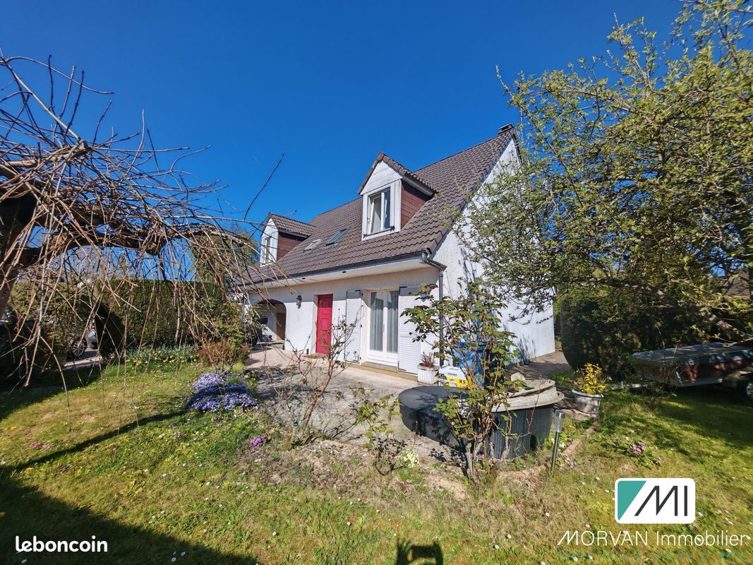 4 bedrooms House in Les Essarts-le-Roi, France No. 327160