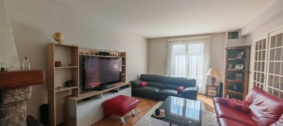 4 bedrooms House in Les Essarts-le-Roi, France No. 327160 14