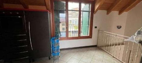 3-salle Appartement à Rho, Italy No. 290535 12
