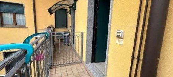 3-salle Appartement à Rho, Italy No. 290535 2