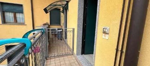 3-salle Appartement à Rho, Italy No. 290535 8